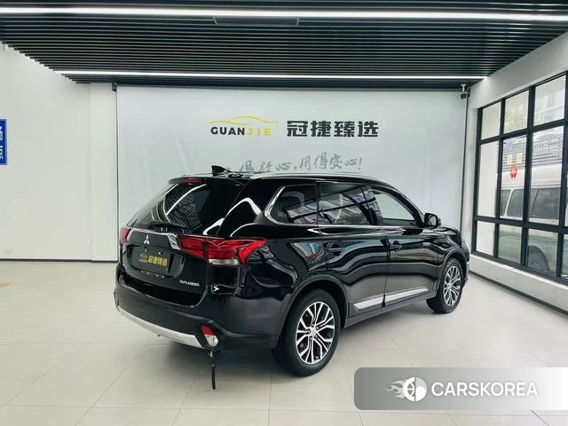 Mitsubishi  Outlander 2018 Черный из Китая