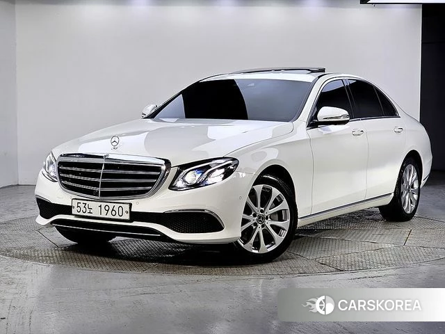 Mercedes-Benz E-Class W213 2018 Белый из Кореи