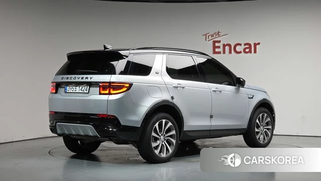 Land Rover Discovery Sports 2nd Generation 2024 Серебристо-серый из Кореи