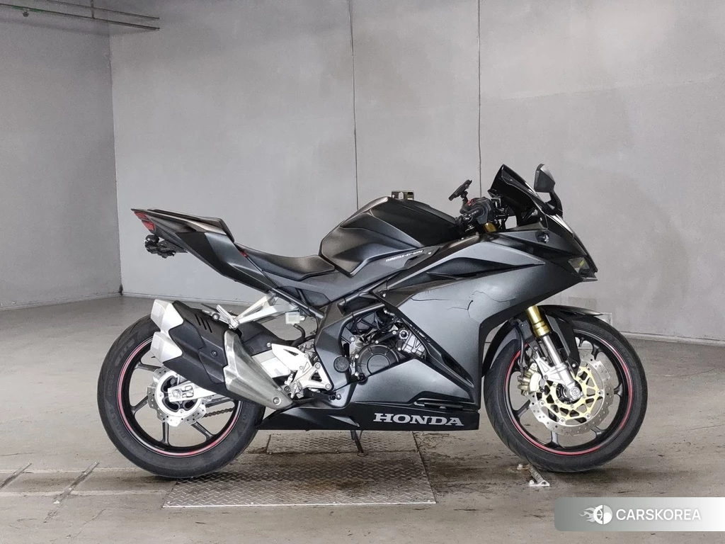Проданный Honda CBR250RR 2017 из Японии, фото 2