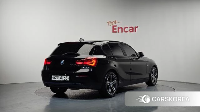 BMW 1 Series (F20) 2018 Черный из Кореи