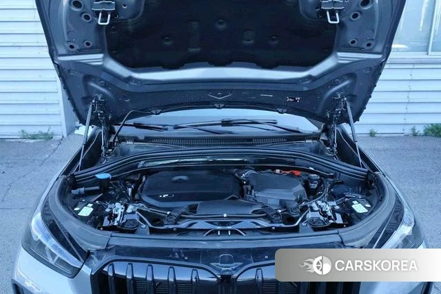 BMW X1 2025 Серебристо-серый из Китая