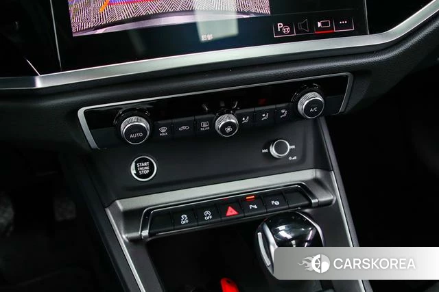 Audi Q3 2022 Темно-серый из Китая