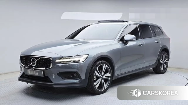 Volvo V60 Cross-Country 2nd Generation 2020 Серый из Кореи