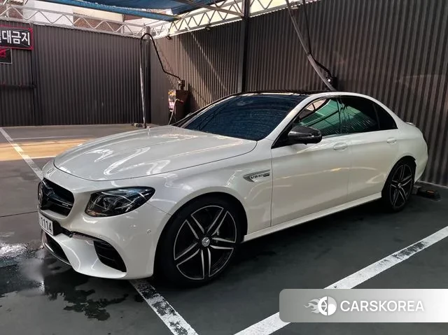 Mercedes-Benz E-Class W213 2019 Жемчужный цвет из Кореи