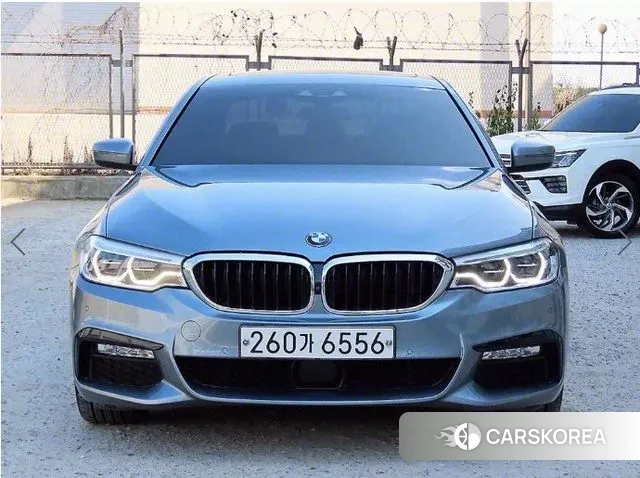 BMW 5 Series (G30) 2018 Серебристо-серый из Кореи