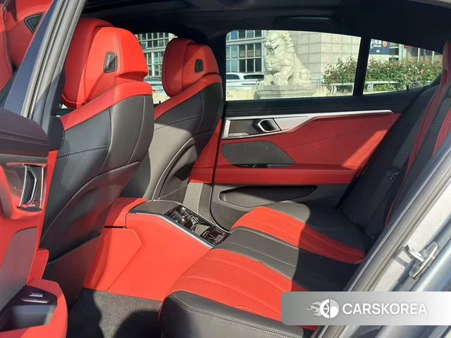 BMW 8 series 2024 Темно-серый из Китая