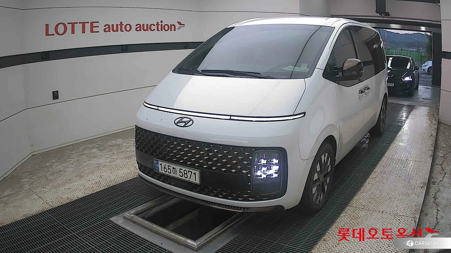 Hyundai Staria Lounge 2022 Белый из Кореи
