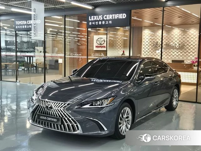 Lexus ES300h 7th generation 2025 Серый из Кореи