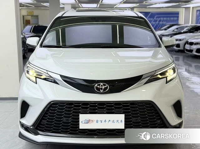 Toyota Grevia 2024 Белый из Китая