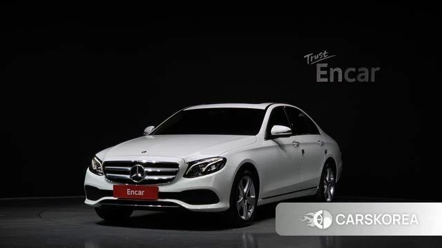 Mercedes-Benz E-Class W213 2018 Белый из Кореи