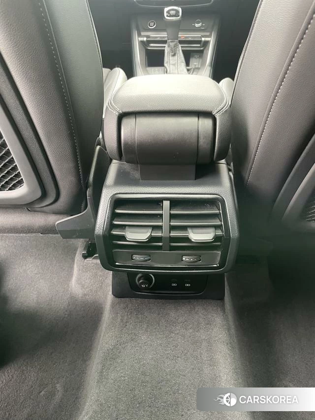 Audi Q3 2022 Белый из Китая