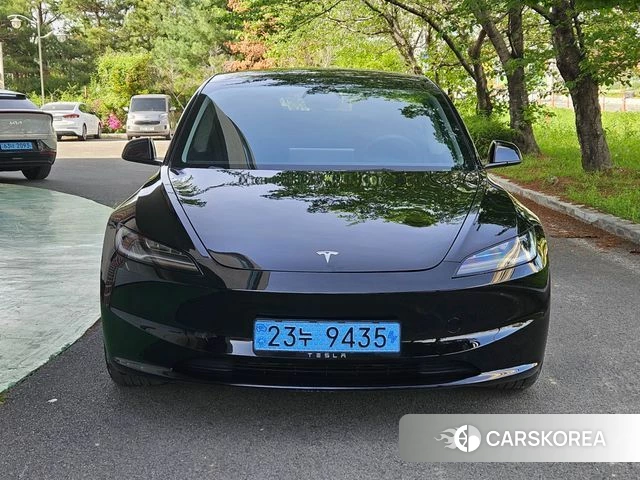 Tesla Model 3 2024 Черный из Кореи
