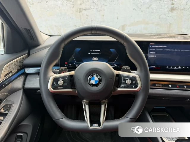 BMW 5 series 2025 Серебристо-серый из Китая