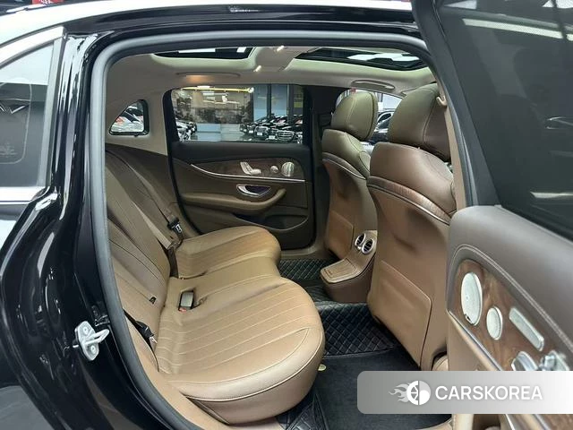 Mercedes-Benz E-class 2023 Черный из Китая