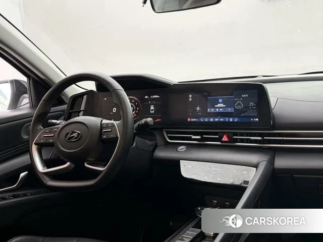 Hyundai Elantra 2022 Белый из Китая