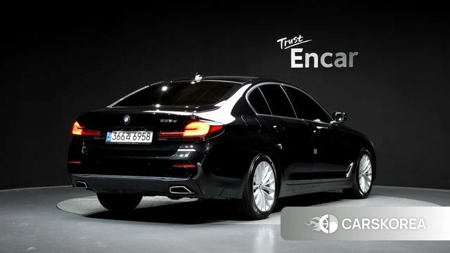 BMW 5 Series (G30) 2021 Черный из Кореи