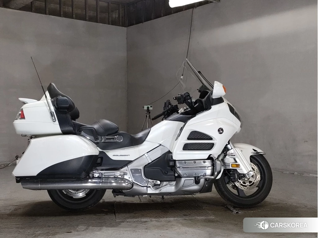 Проданный Honda GL1800 2012 из Японии