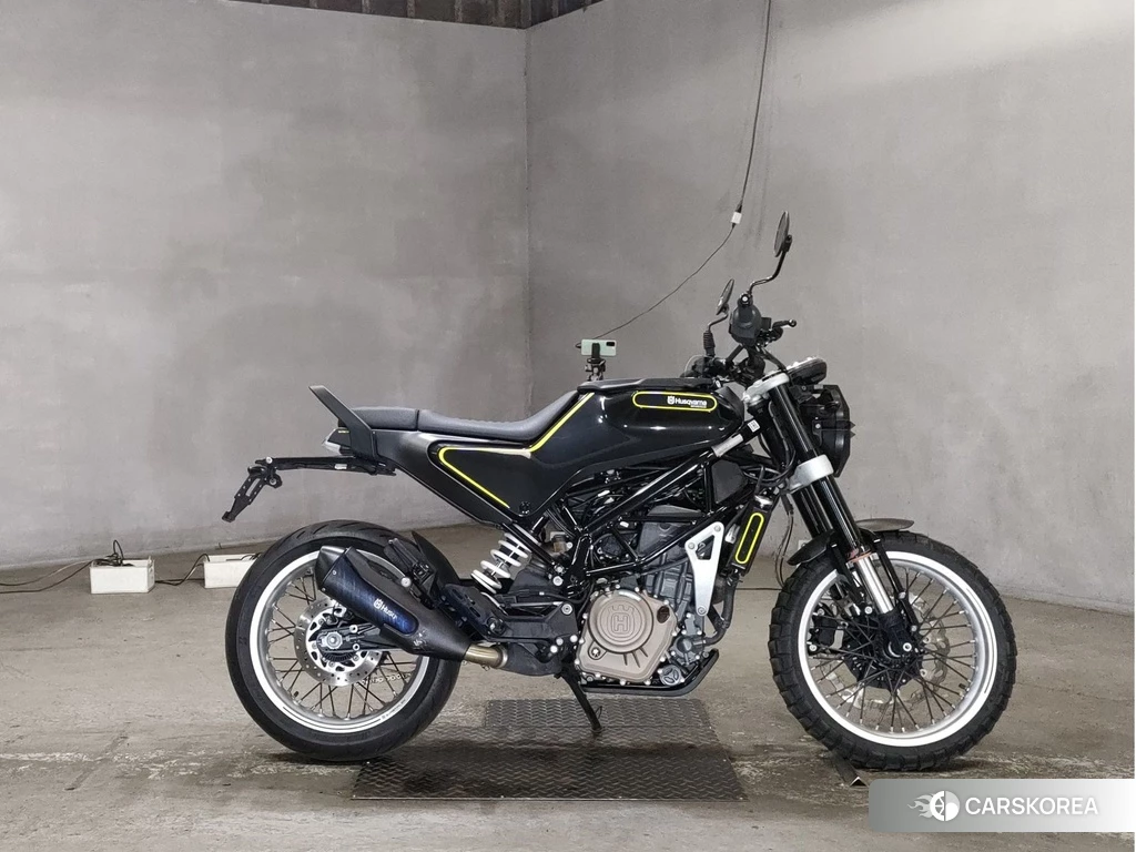 Проданный Husqvarna SVARTPILEN 401 2018 из Японии