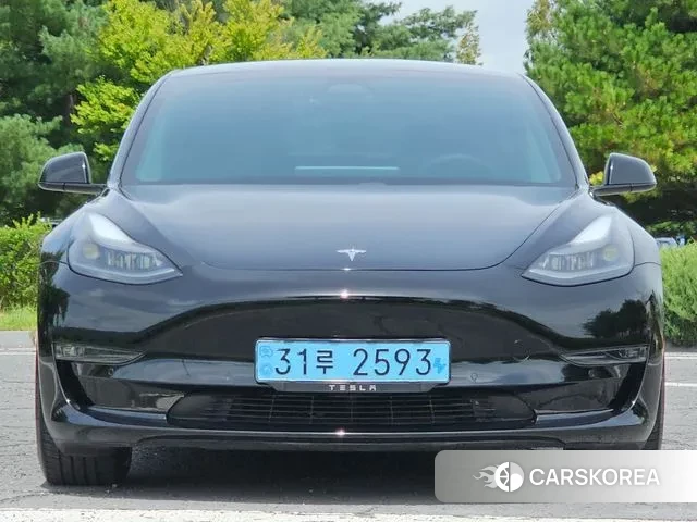 Tesla Model 3 2021 Черный из Кореи