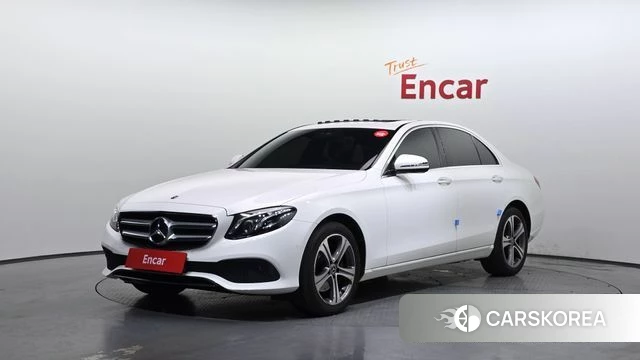 Mercedes-Benz E-Class W213 2018 Белый из Кореи