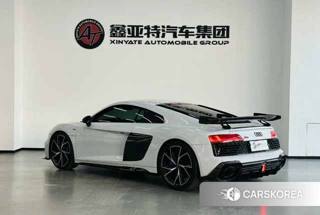 Audi R8 2023 Белый из Китая
