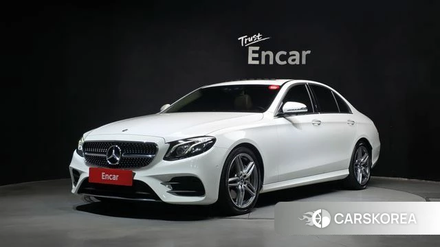 Mercedes-Benz E-Class W213 2018 Белый из Кореи