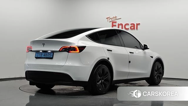 Tesla Model Y 2024 Белый из Кореи