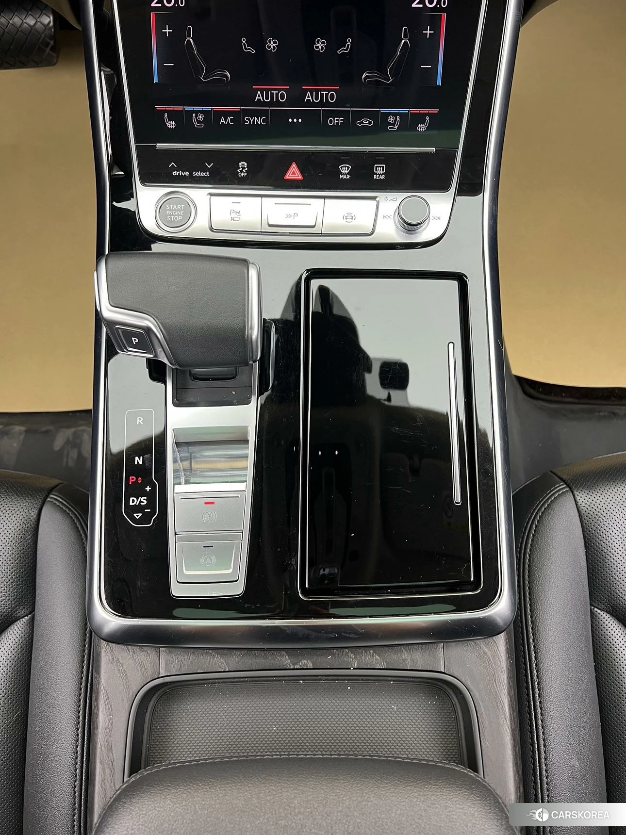 Audi Q8 2021 Черный из Китая