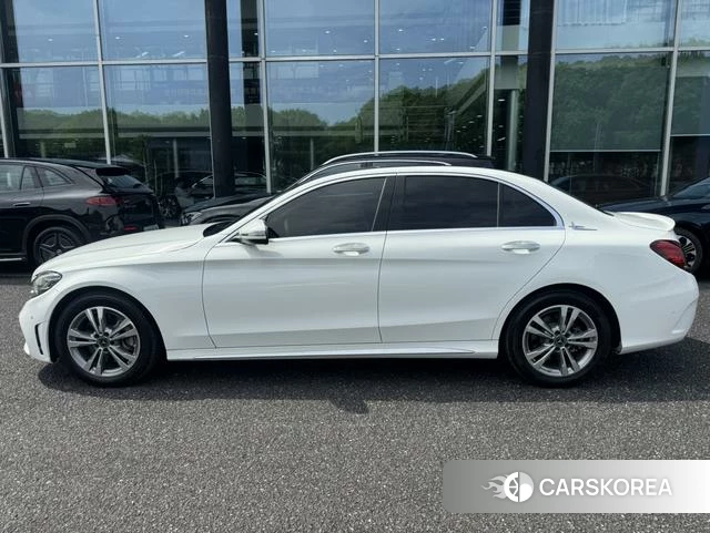 Mercedes-Benz Class C 2021 Белый из Китая