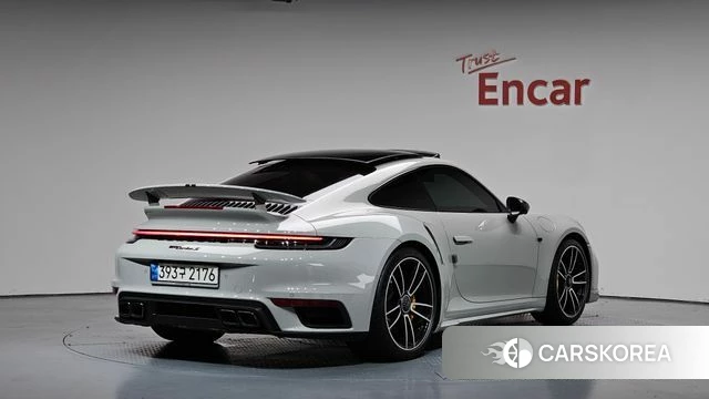Porsche 911(992) 2022 Серебристо-серый из Кореи