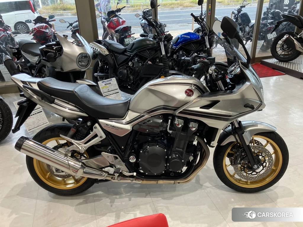 Проданный Honda CB1300SF BOLDOR ABS 2022 из Японии