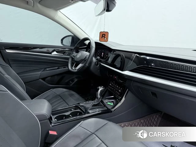 Volkswagen Passat PHEV 2023 Черный из Китая