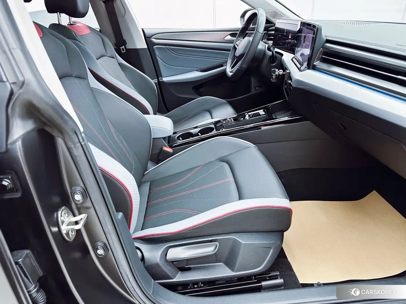 Volkswagen Lamando 2023 Silver/gray из Китая