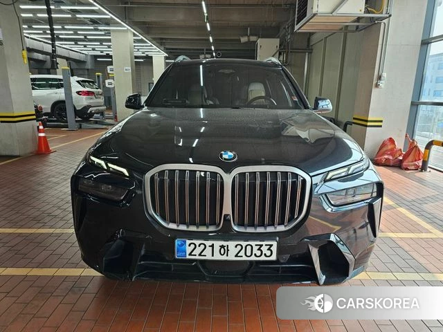 BMW X7 (G07) 2023 Черный из Кореи