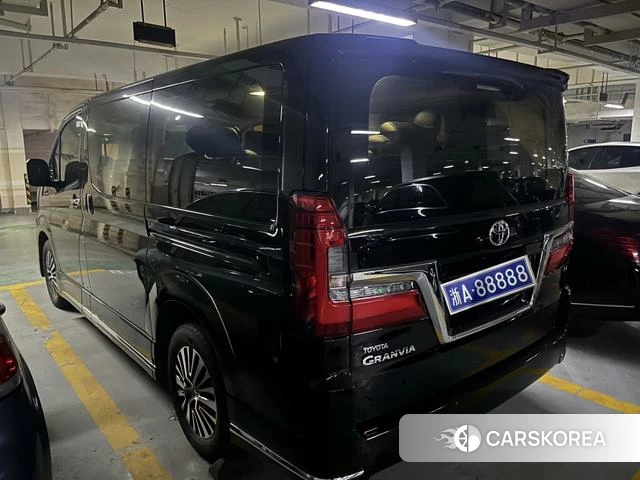 Toyota Granvia (overseas) 2023 Черный из Китая