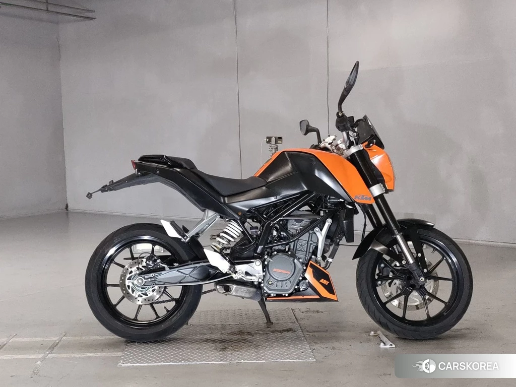 Проданный KTM 125 DUKE 2014 из Японии, фото 2