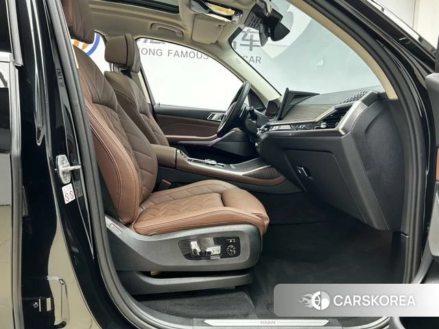 BMW X7 2025 Черный из Китая