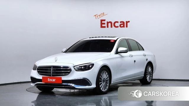 Mercedes-Benz E-Class W213 2021 Белый из Кореи