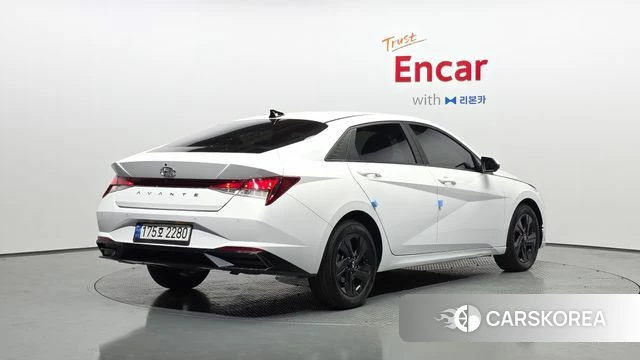 Hyundai Avante (CN7) 2023 Белый из Кореи