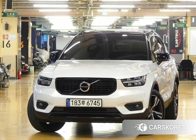 Volvo XC40 2021 Жемчужный цвет из Кореи