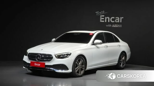 Mercedes-Benz E-Class W213 2022 Белый из Кореи
