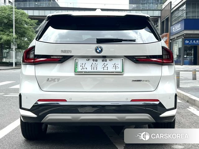 BMW iX1 2024 Белый из Китая