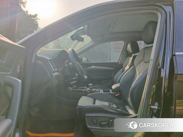Audi Q5L 2022 Черный из Китая