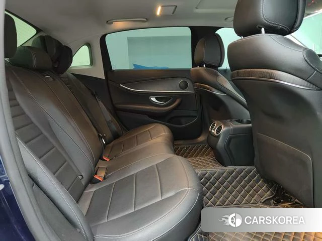 Mercedes-Benz E-class 2019 Синий из Китая