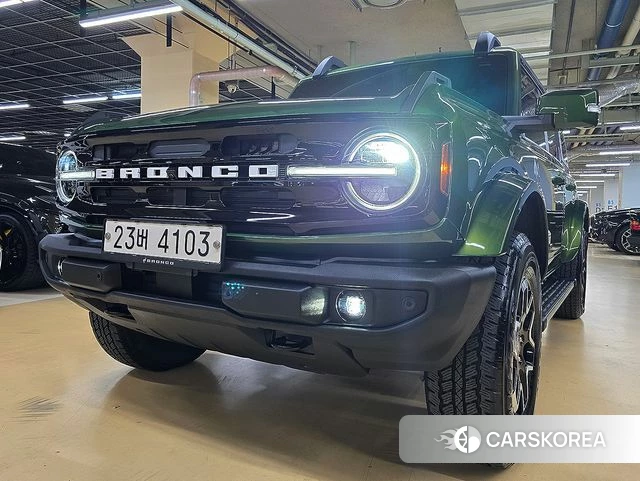 Ford Bronco 6th Generation 2023 Темно-зеленый из Кореи