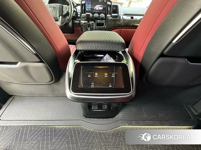 Toyota Hiace 2024 Черный из Китая