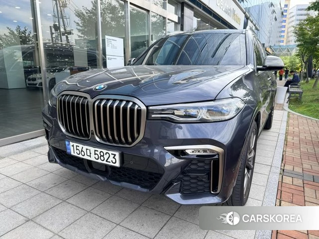 BMW X7 (G07) 2022 Серый из Кореи