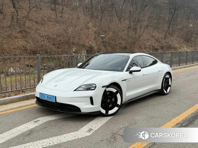 Porsche Taycan 2024 Белый из Кореи