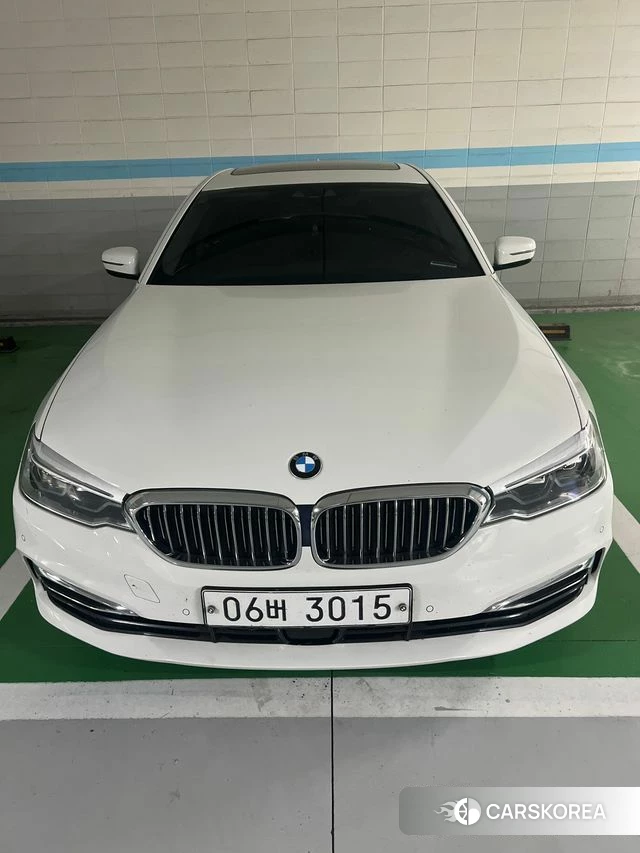 BMW 5 Series (G30) 2018 Белый из Кореи